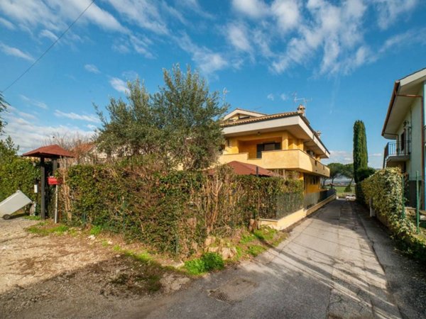 casa indipendente in vendita a Guidonia Montecelio