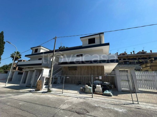 appartamento in vendita a Guidonia Montecelio in zona Marco Simone