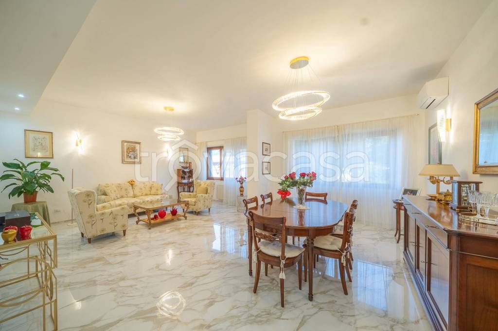 appartamento in vendita a Guidonia Montecelio in zona Montecelio