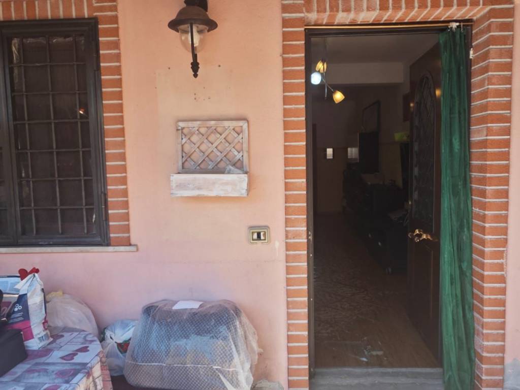 casa indipendente in vendita a Guidonia Montecelio in zona Setteville