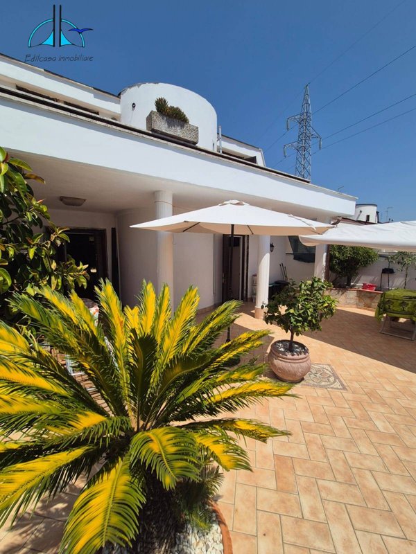 casa indipendente in vendita a Guidonia Montecelio in zona Montecelio