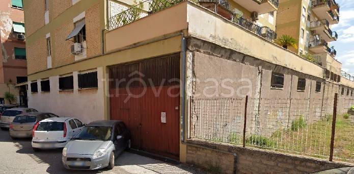 locale commerciale in vendita a Guidonia Montecelio in zona Setteville