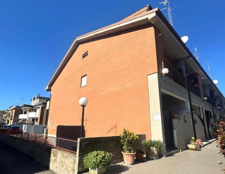 casa indipendente in vendita a Guidonia Montecelio in zona Villanova
