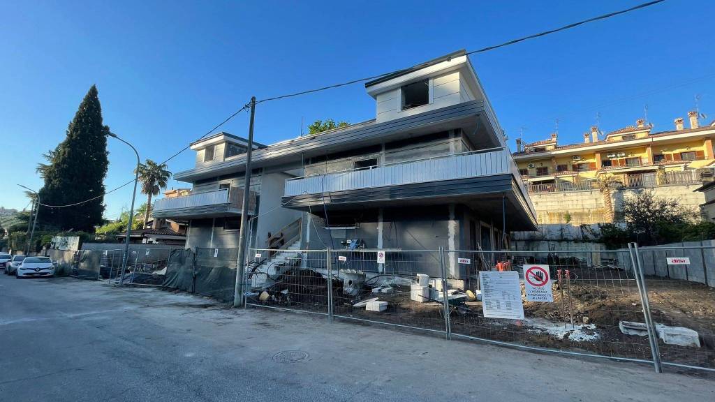 appartamento in vendita a Guidonia Montecelio in zona Marco Simone