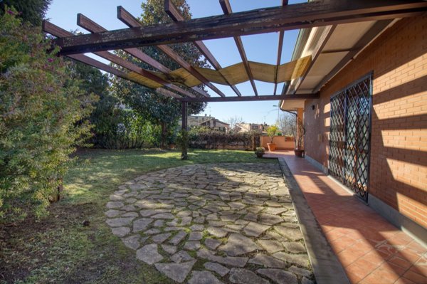 casa indipendente in vendita a Guidonia Montecelio