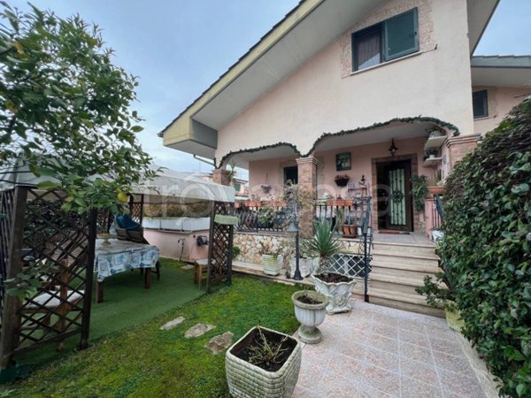 casa indipendente in vendita a Guidonia Montecelio in zona Marco Simone