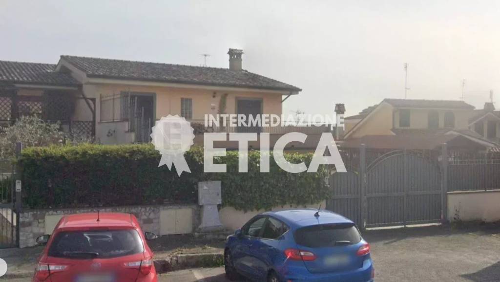 casa indipendente in vendita a Guidonia Montecelio in zona Montecelio