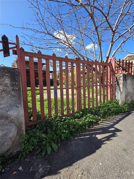 negozio in vendita a Guidonia Montecelio in zona Colle Fiorito