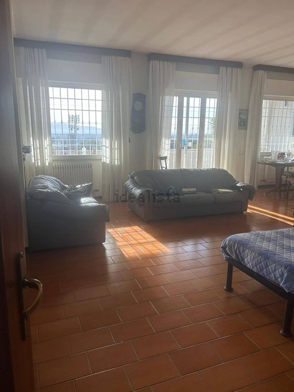 casa indipendente in vendita a Guidonia Montecelio in zona Guidonia