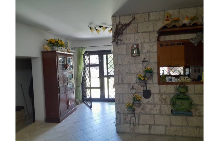 casa indipendente in vendita a Guidonia Montecelio in zona Setteville