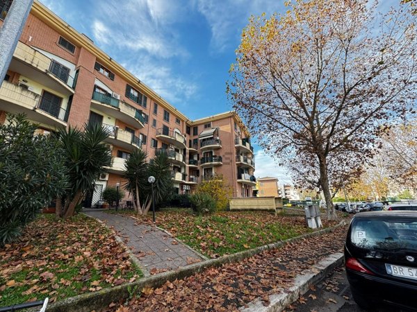 appartamento in vendita a Guidonia Montecelio in zona Guidonia