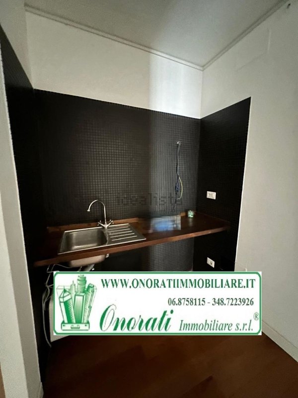 ufficio in vendita a Guidonia Montecelio