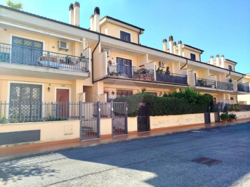 appartamento in vendita a Guidonia Montecelio in zona Villanova