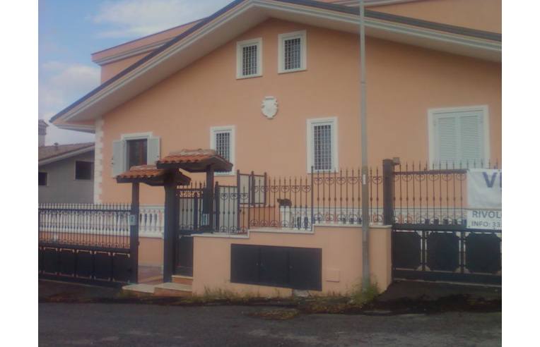 casa indipendente in vendita a Guidonia Montecelio in zona Marco Simone