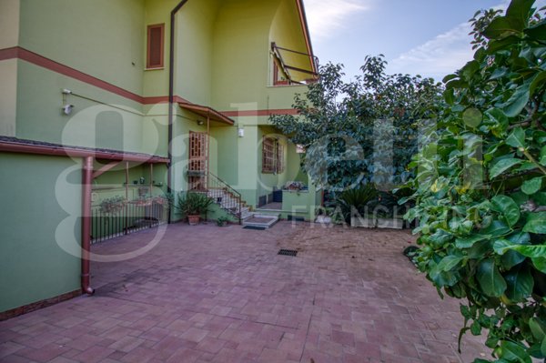 casa indipendente in vendita a Guidonia Montecelio in zona Colleverde