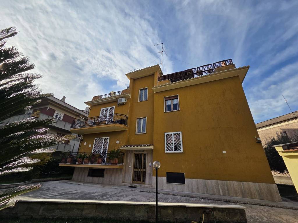 appartamento in vendita a Guidonia Montecelio in zona Villalba