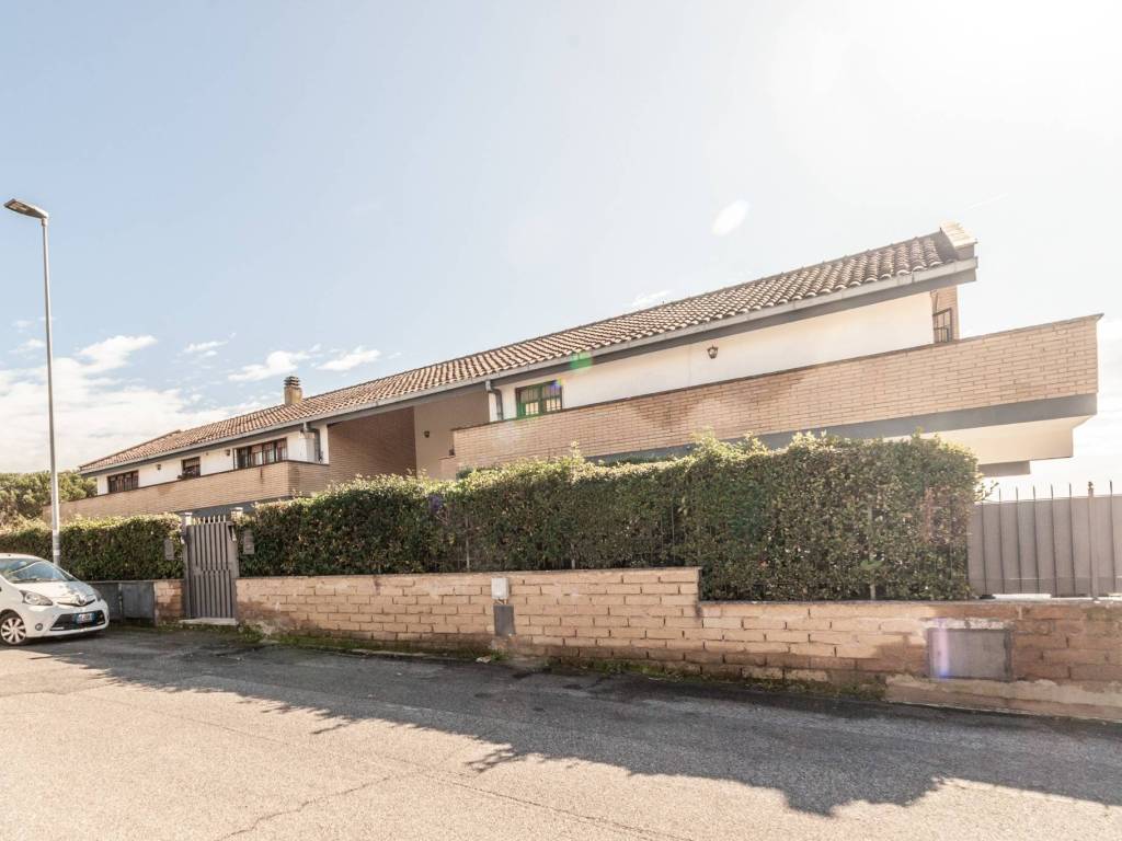 appartamento in vendita a Guidonia Montecelio in zona Guidonia