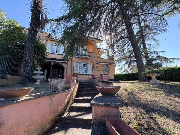 casa indipendente in vendita a Guidonia Montecelio in zona Marco Simone