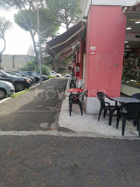 negozio in vendita a Guidonia Montecelio in zona Montecelio