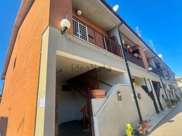 casa indipendente in vendita a Guidonia Montecelio in zona Villanova