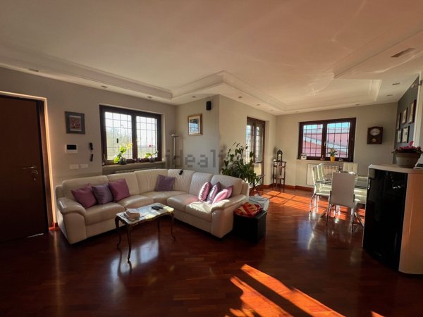 casa indipendente in vendita a Guidonia Montecelio in zona Marco Simone