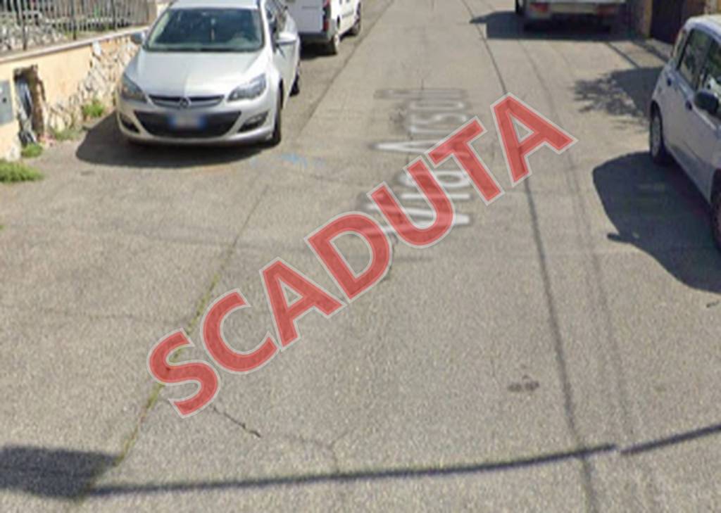 negozio in vendita a Guidonia Montecelio in zona Montecelio