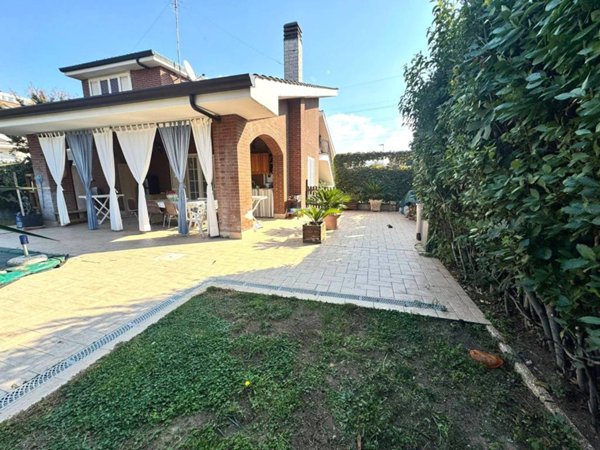 casa indipendente in vendita a Guidonia Montecelio