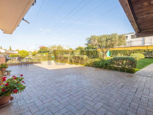 casa indipendente in vendita a Guidonia Montecelio