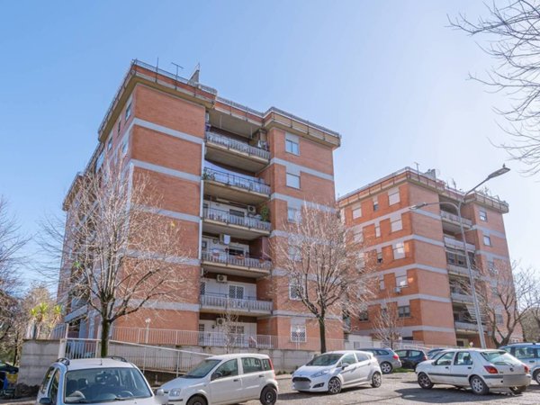 appartamento in vendita a Guidonia Montecelio in zona Guidonia