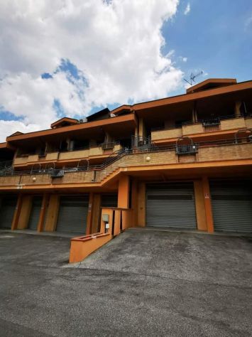 appartamento in vendita a Guidonia Montecelio in zona Pichini