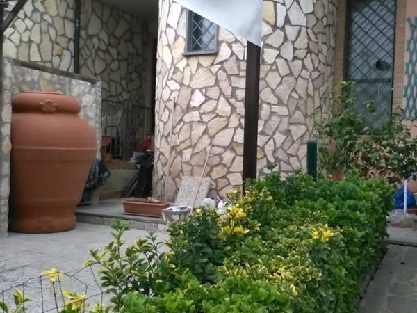 casa indipendente in vendita a Guidonia Montecelio in zona Marco Simone