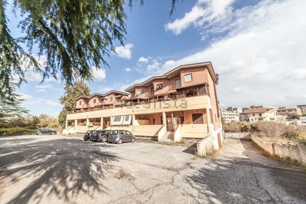 appartamento in vendita a Guidonia Montecelio in zona Guidonia