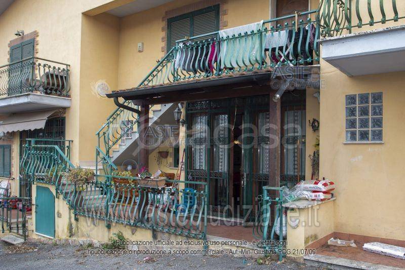 casa indipendente in vendita a Guidonia Montecelio in zona Marco Simone