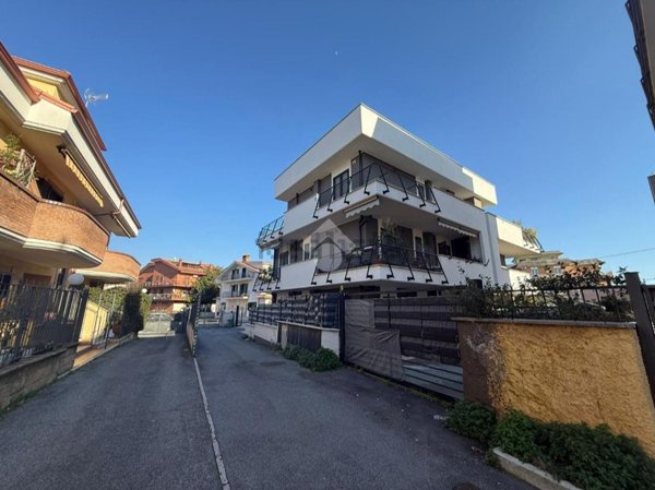 appartamento in vendita a Guidonia Montecelio in zona Guidonia