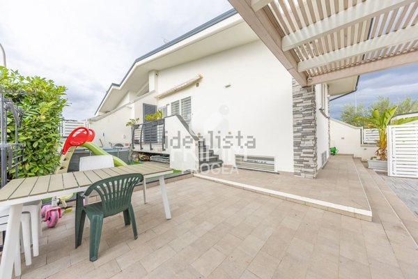 appartamento in vendita a Guidonia Montecelio in zona Guidonia