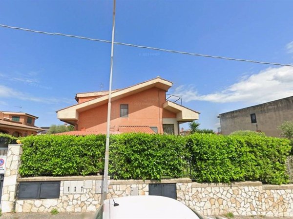 casa indipendente in vendita a Guidonia Montecelio in zona Setteville