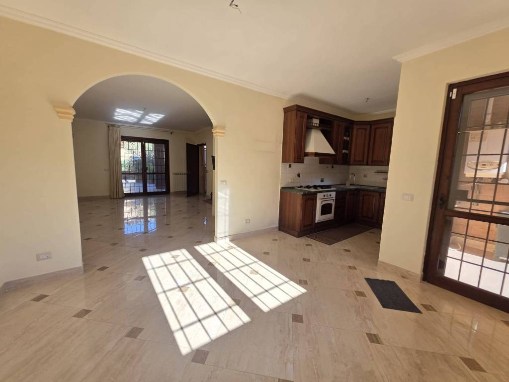 casa indipendente in vendita a Guidonia Montecelio in zona Guidonia