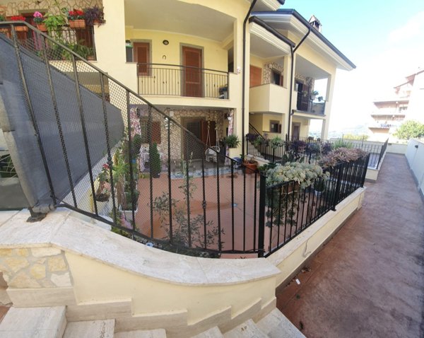 appartamento in vendita a Guidonia Montecelio in zona Montecelio