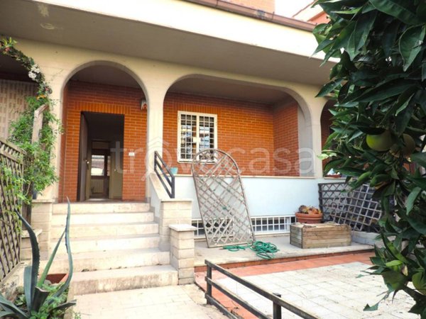 casa indipendente in vendita a Guidonia Montecelio in zona Setteville