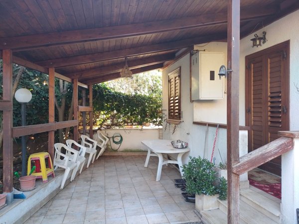 casa indipendente in vendita a Guidonia Montecelio in zona Guidonia