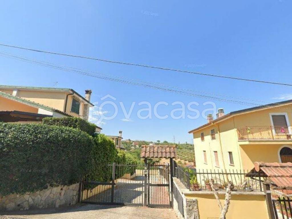 casa indipendente in vendita a Guidonia Montecelio in zona Pichini