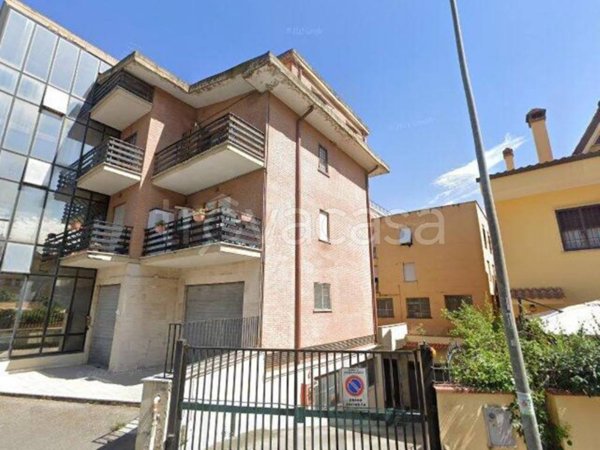 appartamento in vendita a Guidonia Montecelio in zona Villalba