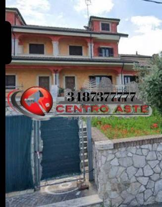 casa indipendente in vendita a Guidonia Montecelio in zona Montecelio