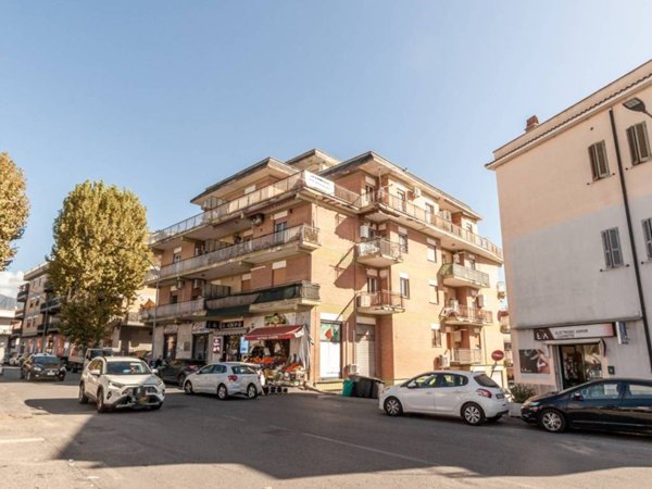 appartamento in vendita a Guidonia Montecelio in zona Guidonia