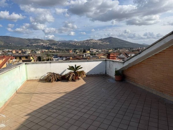 appartamento in vendita a Guidonia Montecelio in zona Villanova