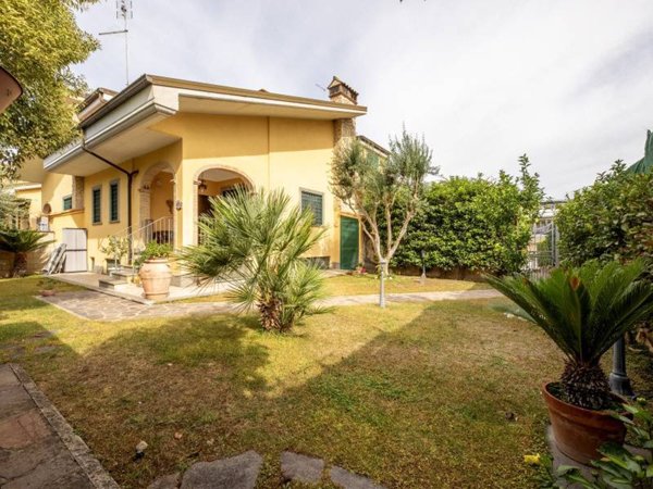 villa in vendita a Guidonia Montecelio in zona Marco Simone