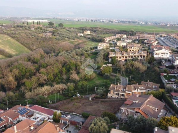 terreno agricolo in vendita a Guidonia Montecelio in zona Marco Simone