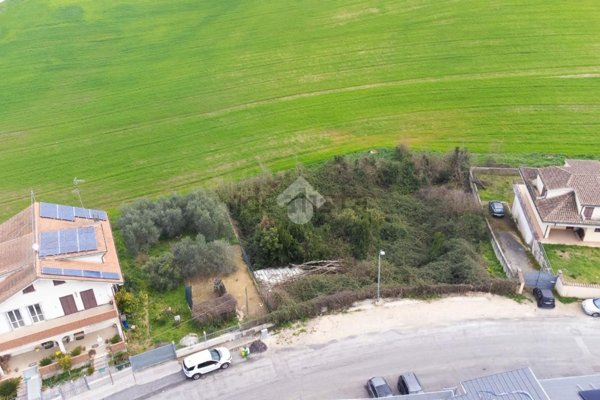 terreno edificabile in vendita a Guidonia Montecelio in zona Pichini