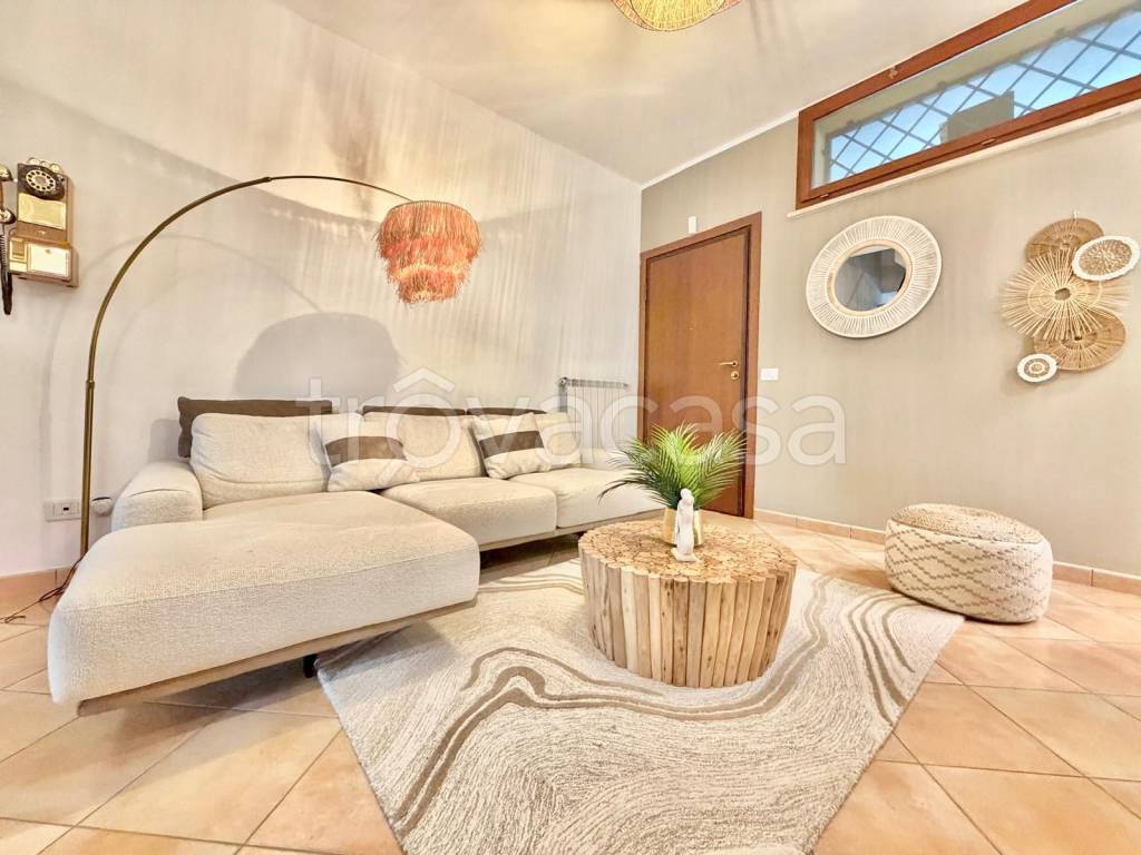 casa indipendente in vendita a Guidonia Montecelio in zona Marco Simone