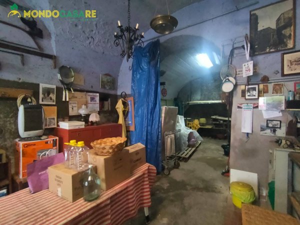 negozio in vendita a Guidonia Montecelio in zona Montecelio
